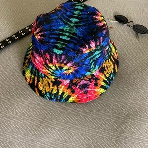 BNWT tie dye bucket hat